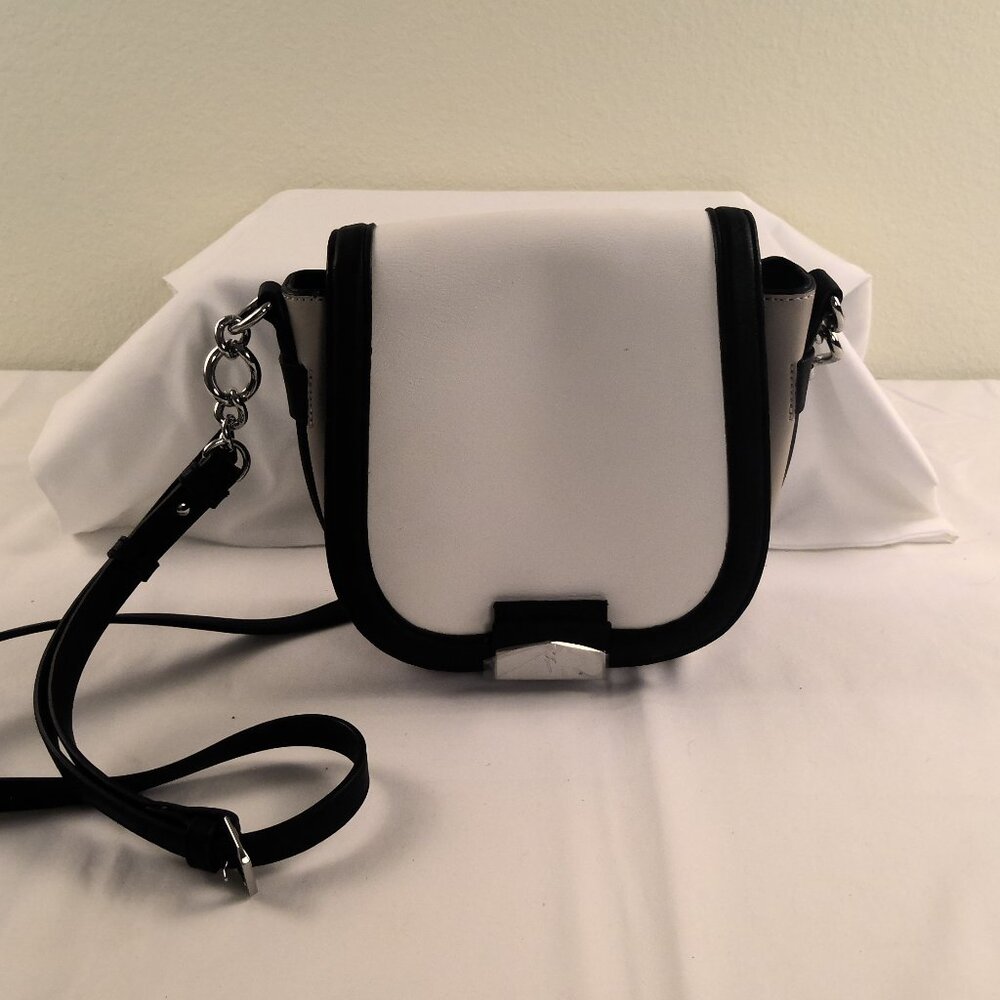 Simply Vera Tri-Colored Crossbody Purse
